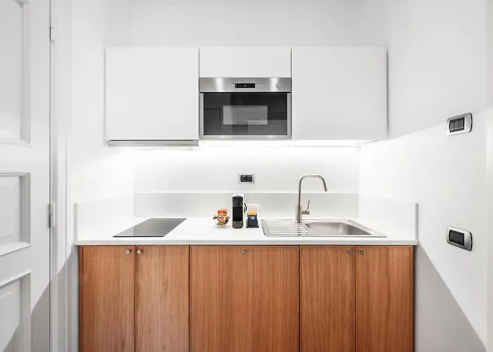 & Else Πανσιόν 4*