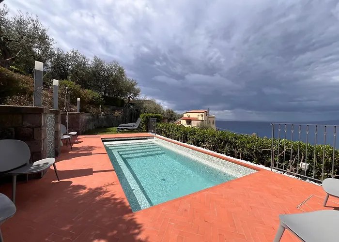 & Else 4* Sorrento