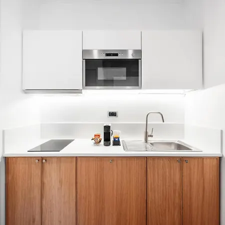 & Else 게스트하우스 4*