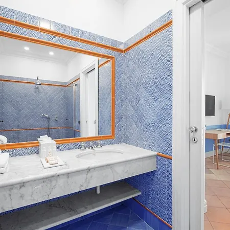 & Else Guest house *